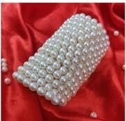 multi-layered pearl bracelet,