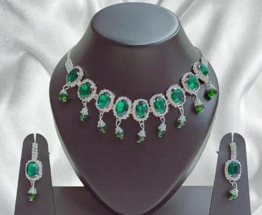 Green Stone Necklace Set