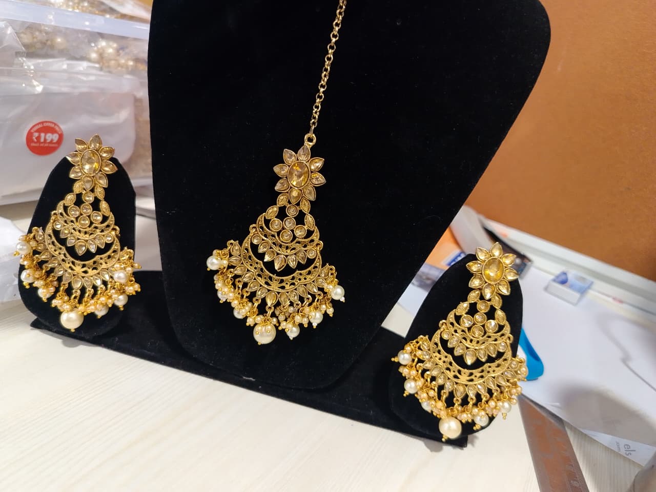 Traditional Kundan Jewellery Set - Image 4