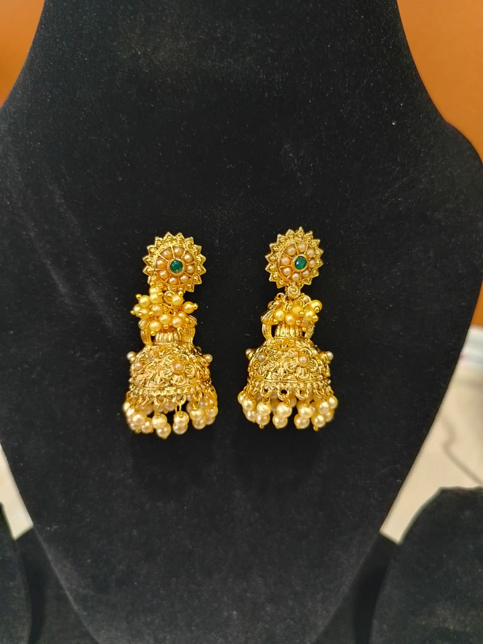 These earrings are a type of jhumka - Image 4