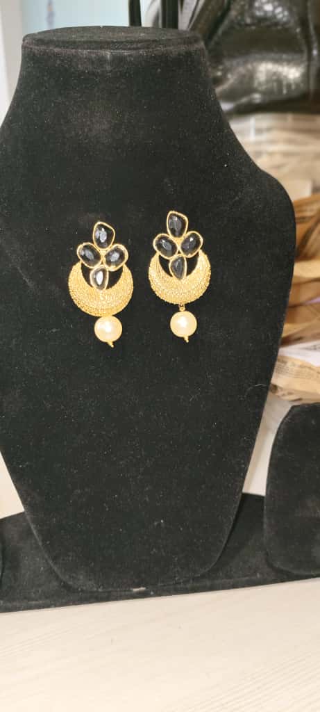 Chandbali earrings are a traditional Indian earring style - Image 2